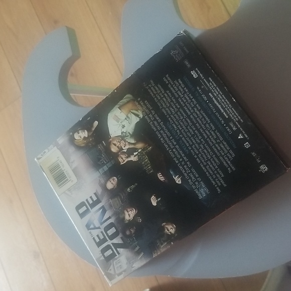 The Dead Zone Season 2 DVD Set - Picture 2 of 2